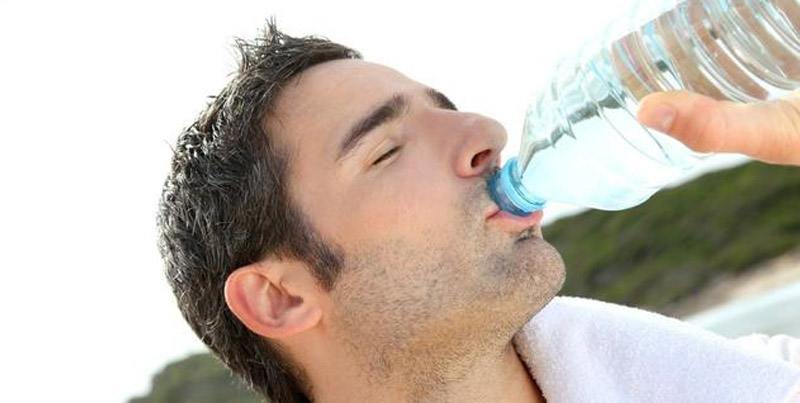 緩解服用必利吉頭痛的辦法-多喝水或糖水